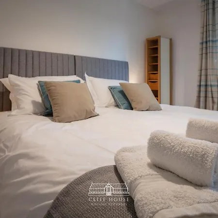 Cliff House * Ebberston