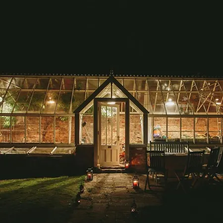 Cliff House Дом отдыха *